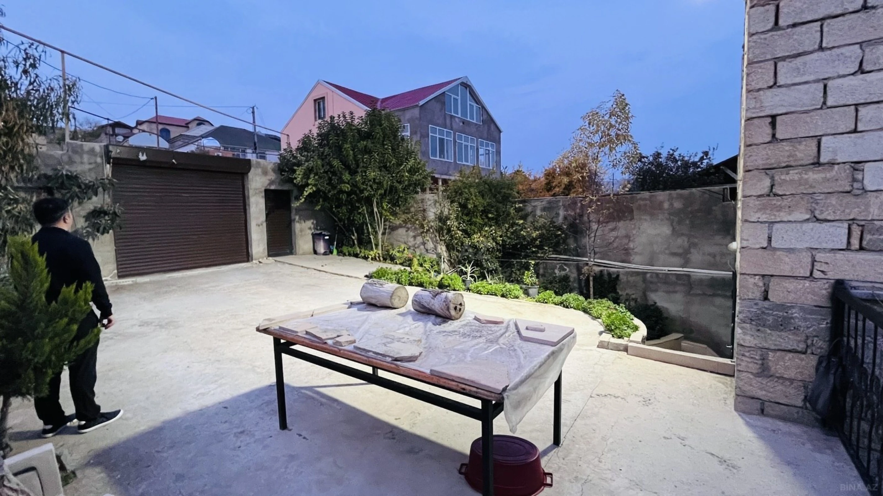 Satılır 7 otaqlı həyət evi 350 m²