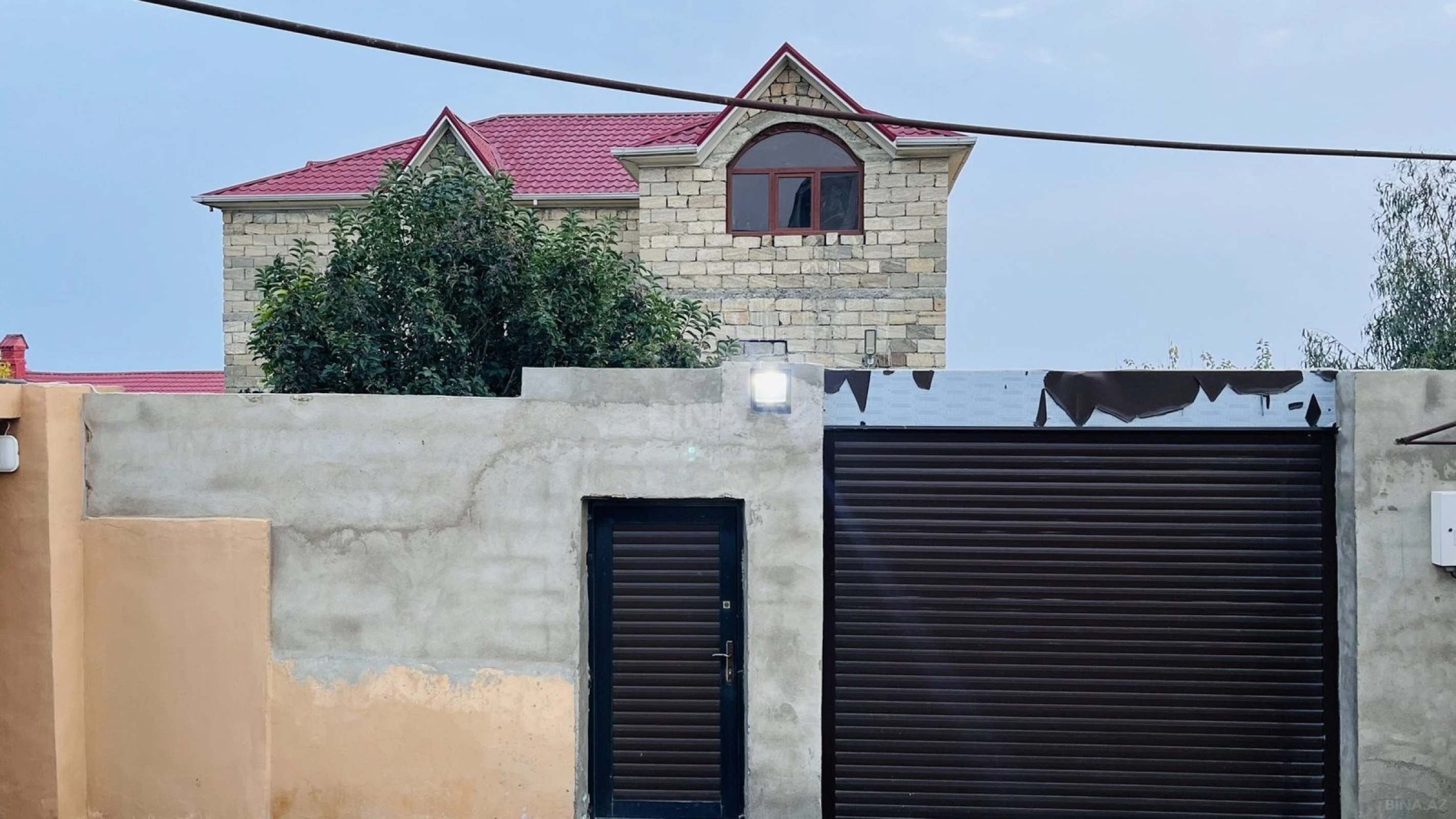 Satılır 7 otaqlı həyət evi 350 m²