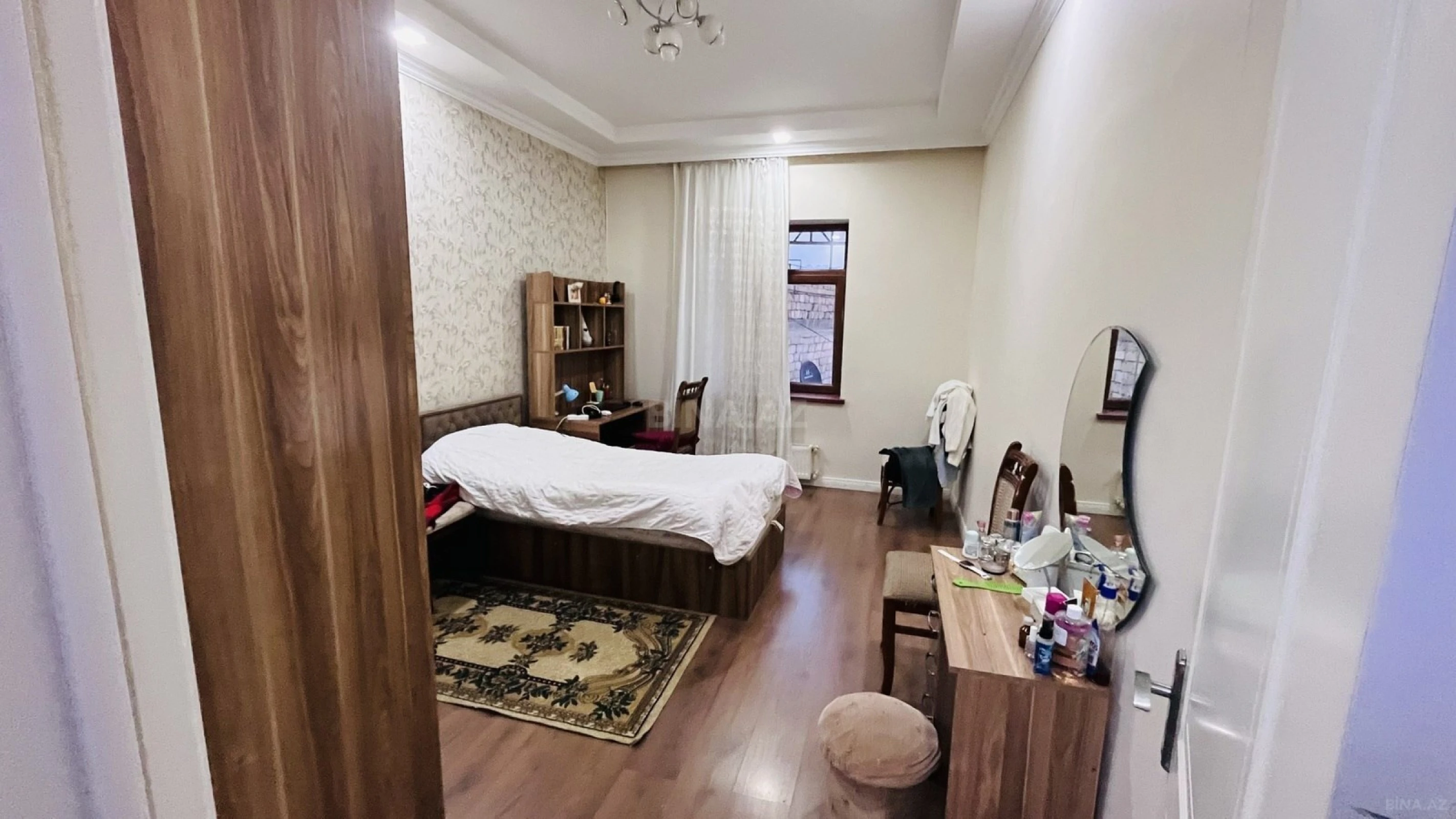 Satılır 7 otaqlı həyət evi 350 m²