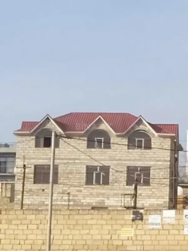 Satılır 7 otaqlı həyət evi 350 m²