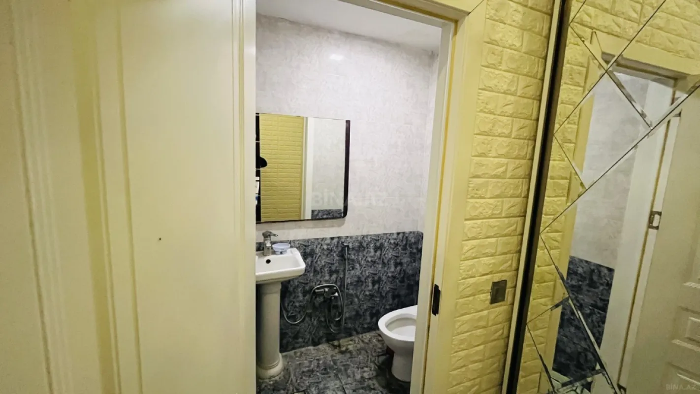 Satılır 7 otaqlı həyət evi 350 m²