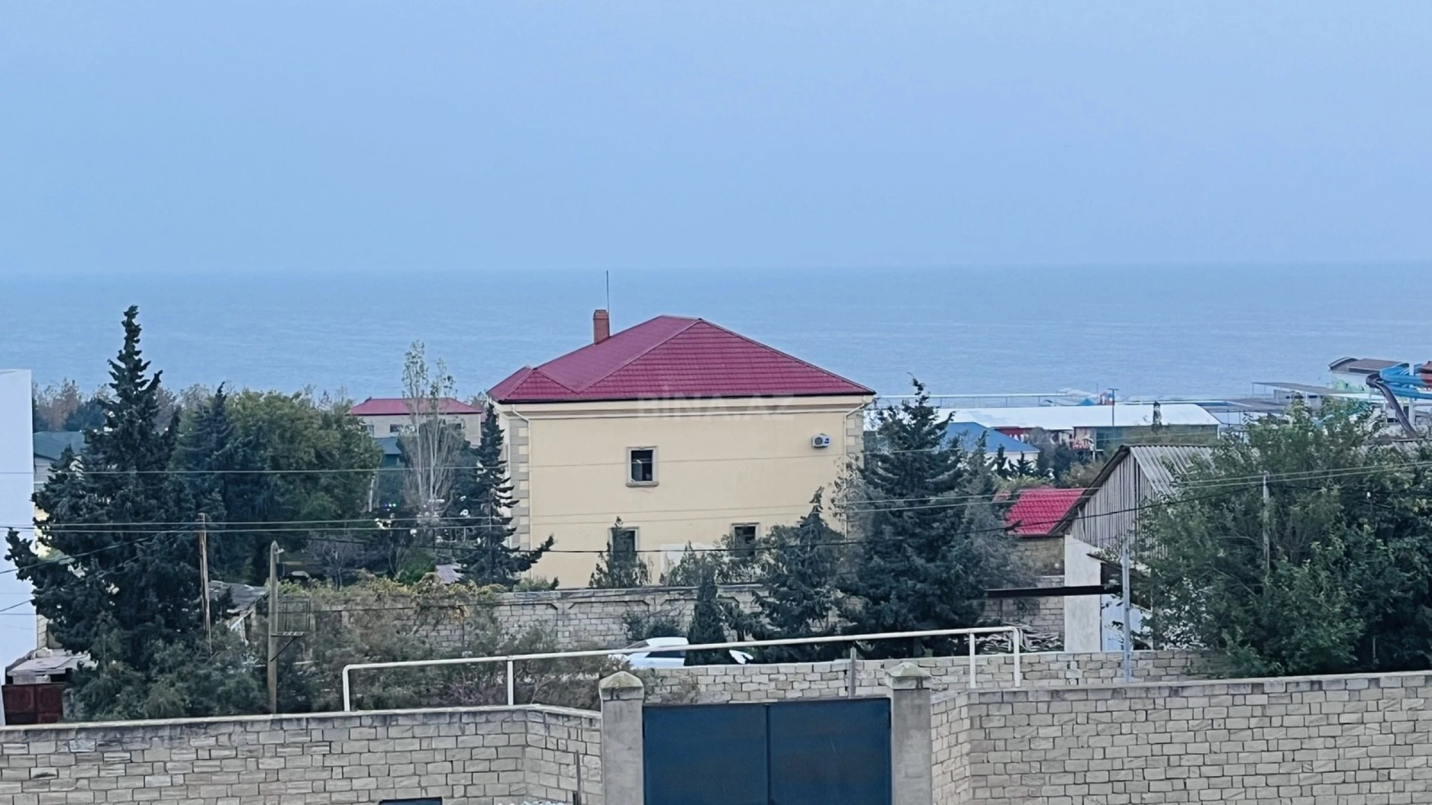 Satılır 7 otaqlı həyət evi 350 m²