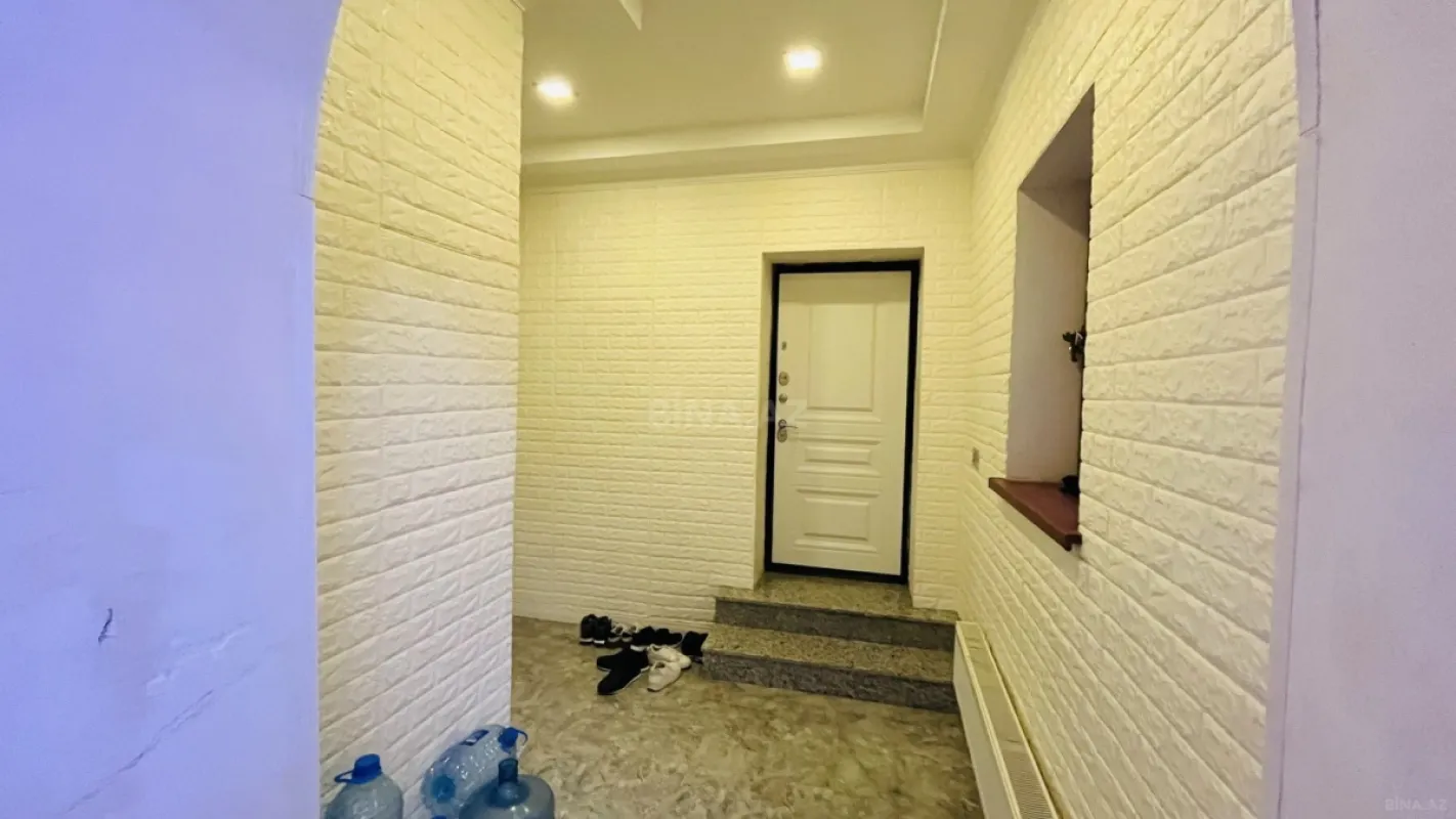Satılır 7 otaqlı həyət evi 350 m²