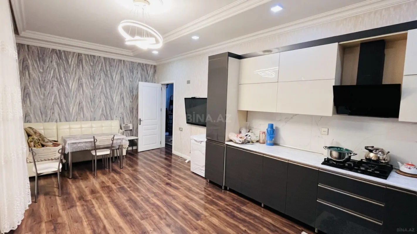 Satılır 7 otaqlı həyət evi 350 m²