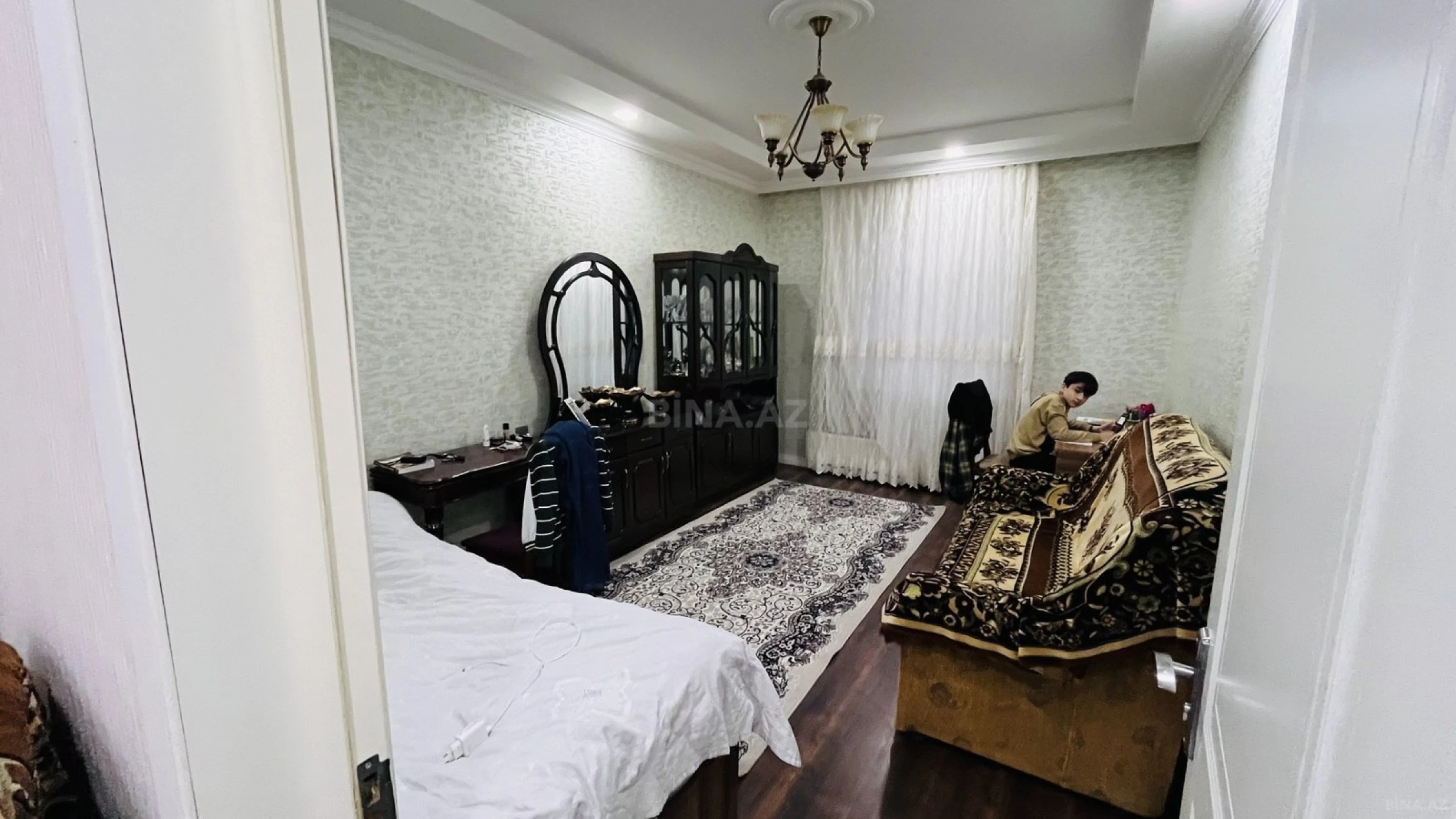 Satılır 7 otaqlı həyət evi 350 m²