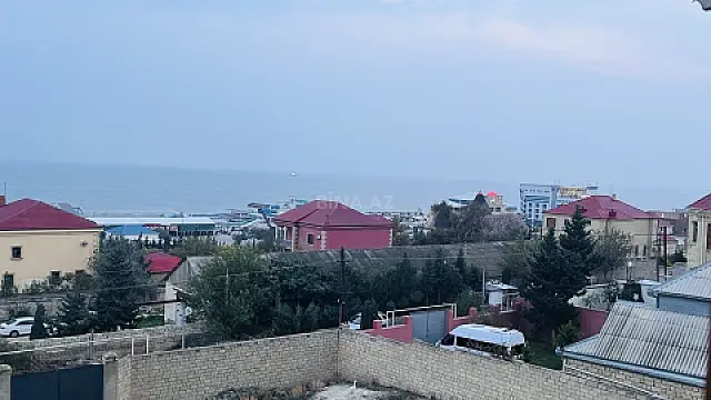 Satılır 7 otaqlı həyət evi 350 m²