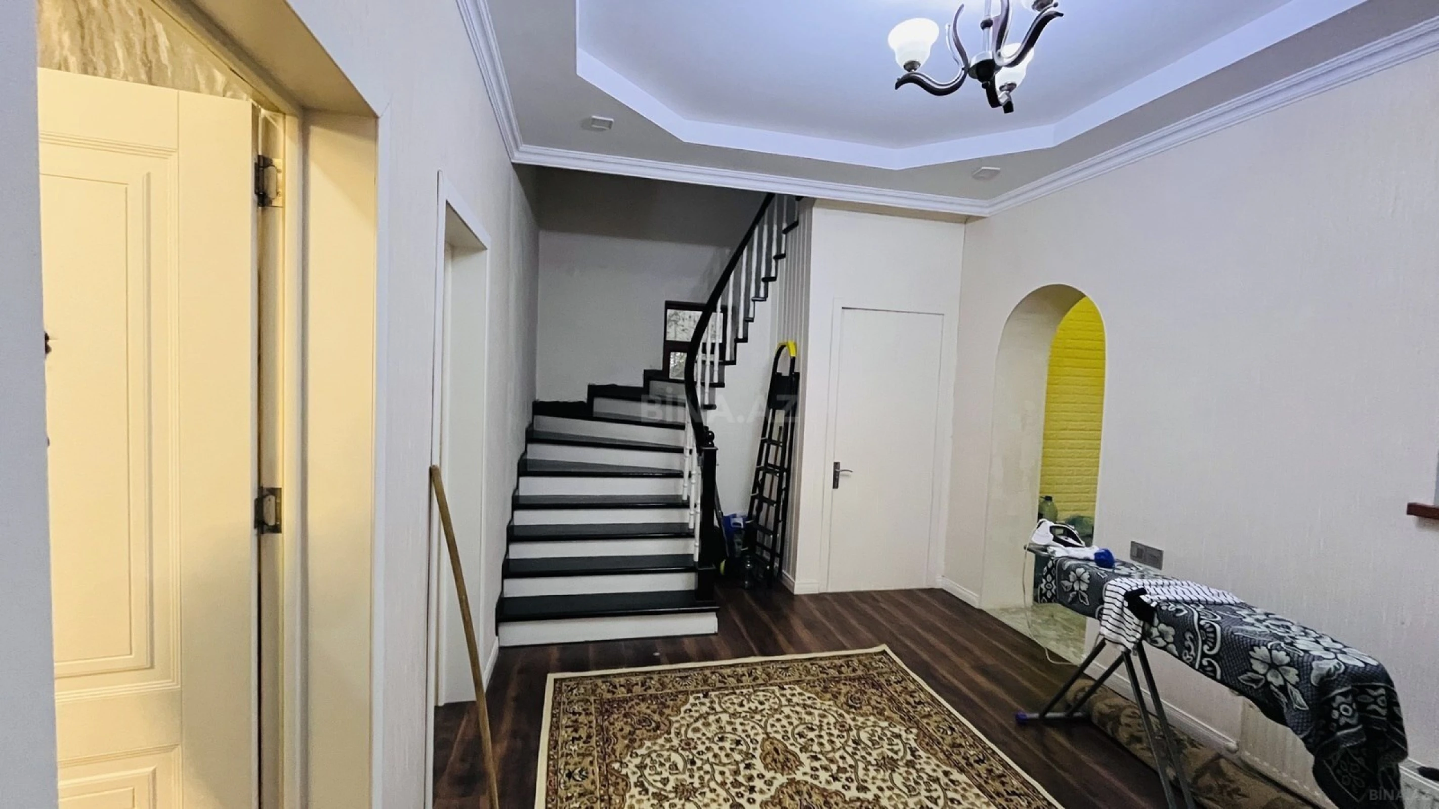 Satılır 7 otaqlı həyət evi 350 m²