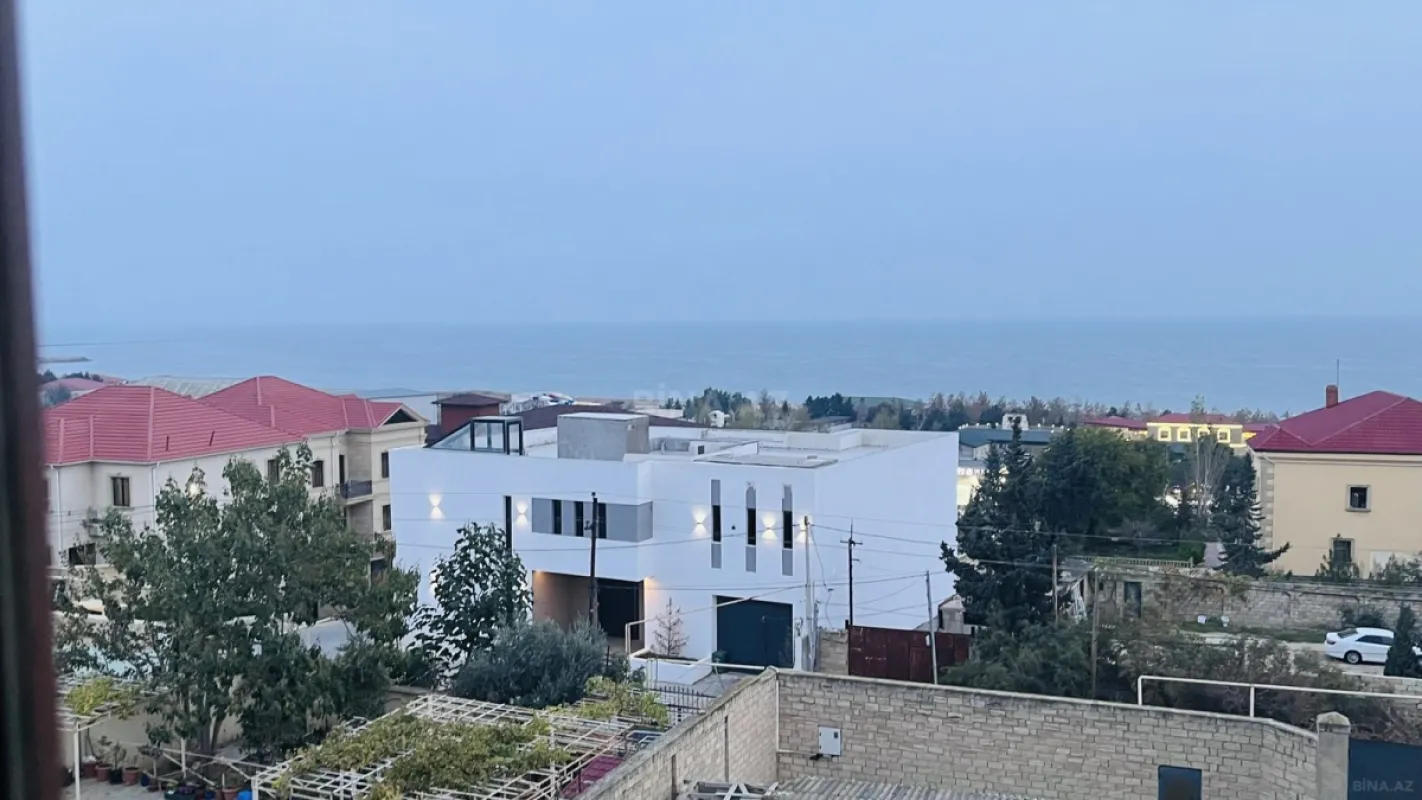 Satılır 7 otaqlı həyət evi 350 m²