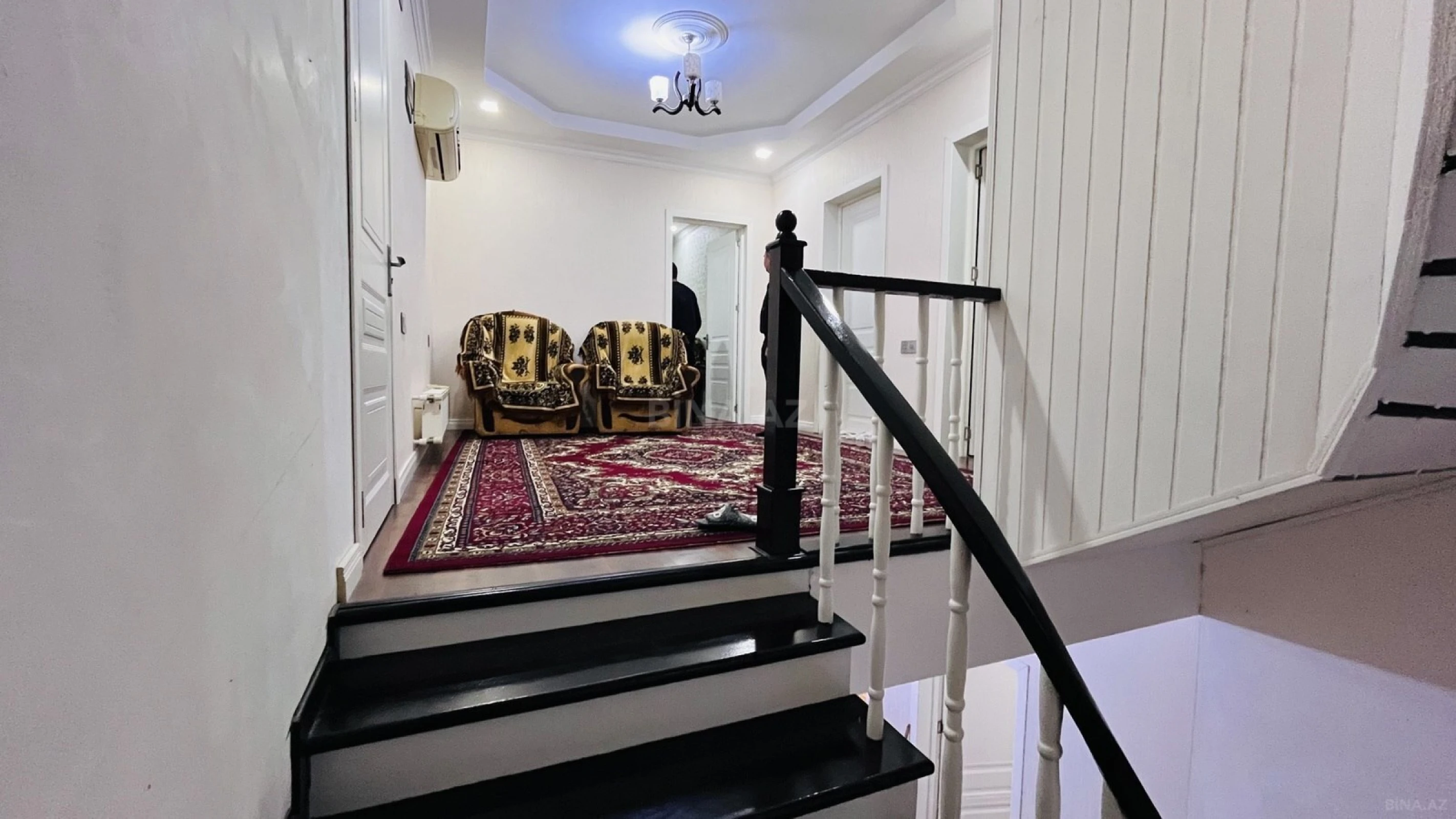 Satılır 7 otaqlı həyət evi 350 m²