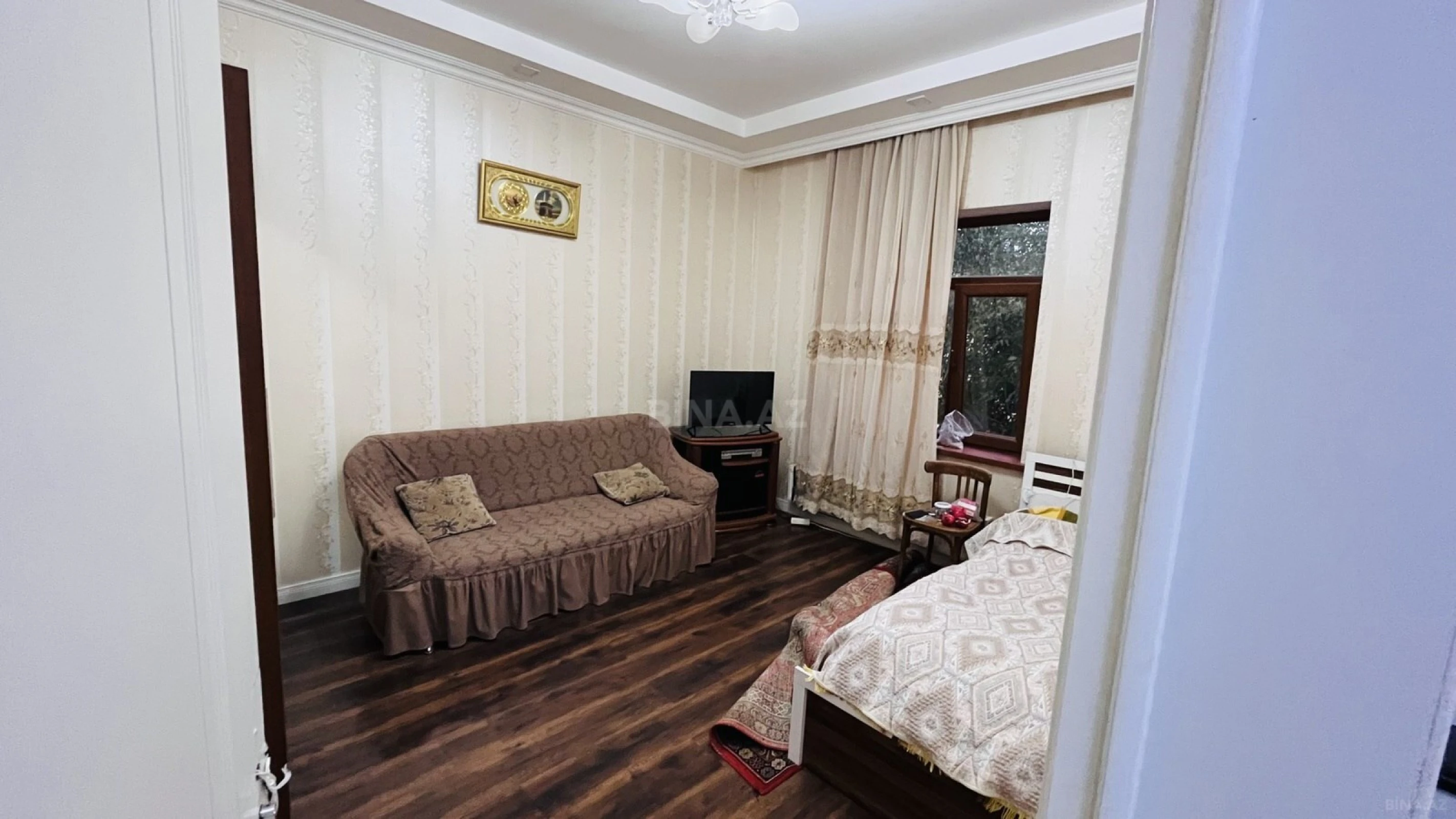 Satılır 7 otaqlı həyət evi 350 m²