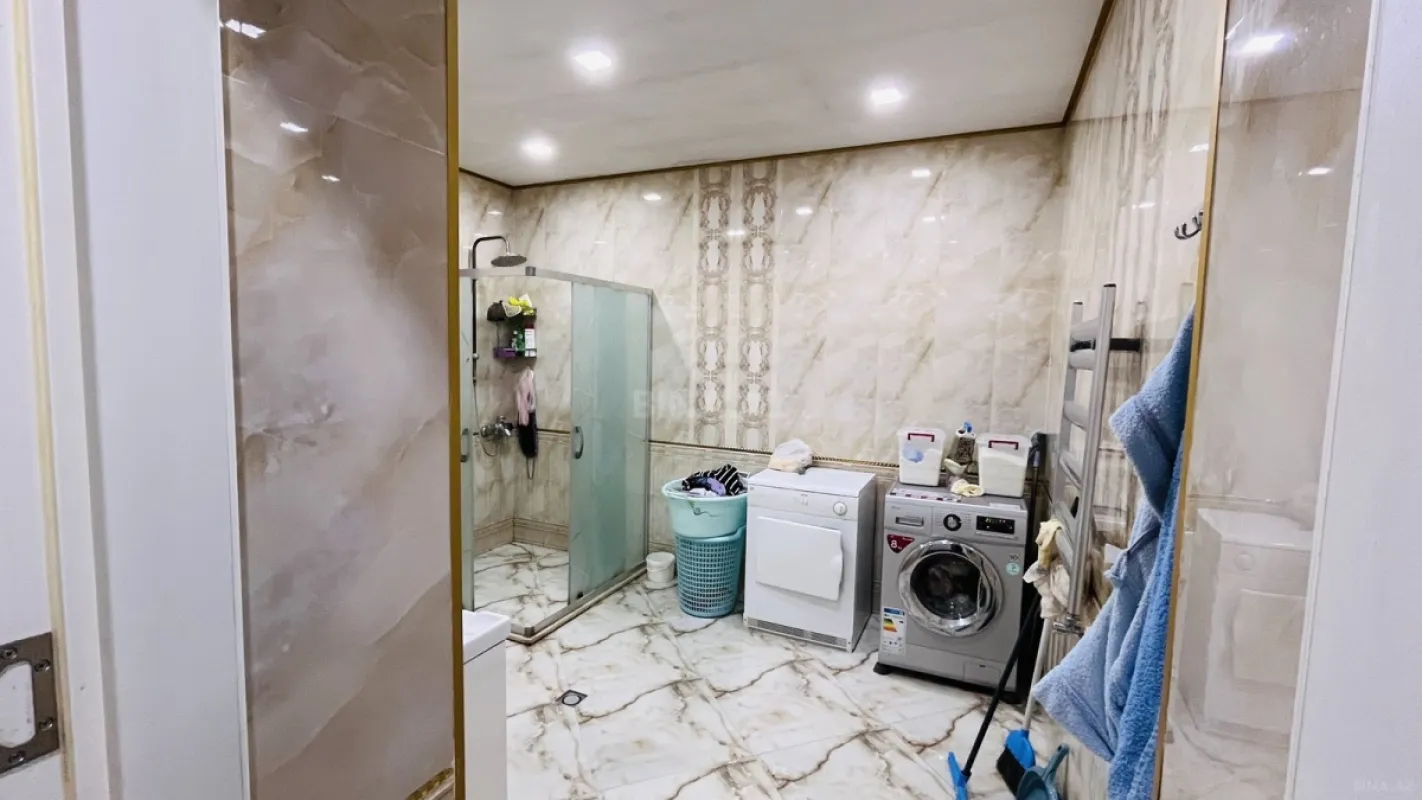 Satılır 7 otaqlı həyət evi 350 m²