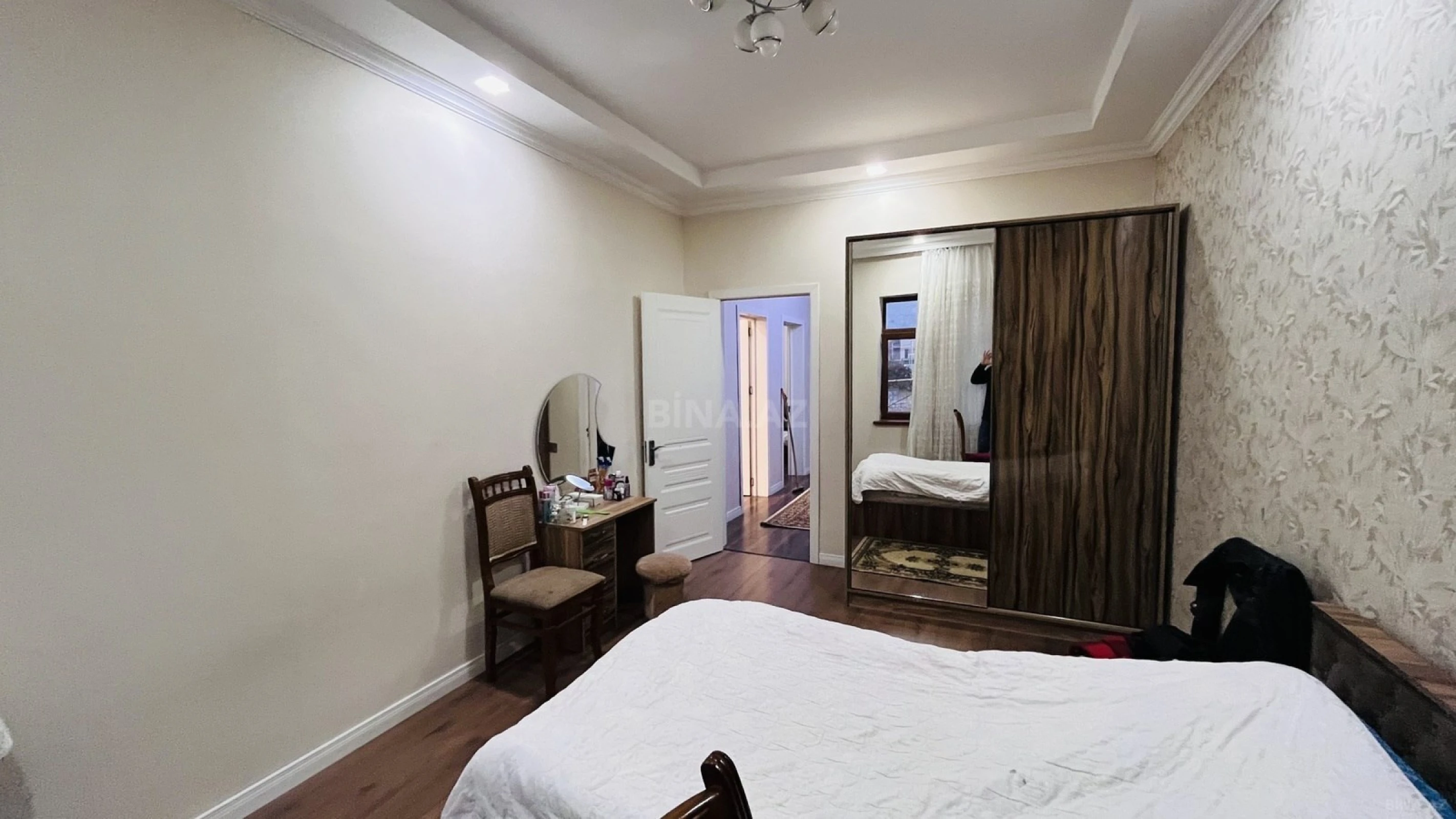 Satılır 7 otaqlı həyət evi 350 m²