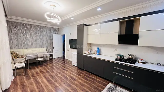 Satılır 7 otaqlı həyət evi 350 m²