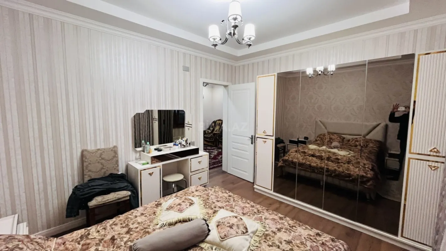 Satılır 7 otaqlı həyət evi 350 m²