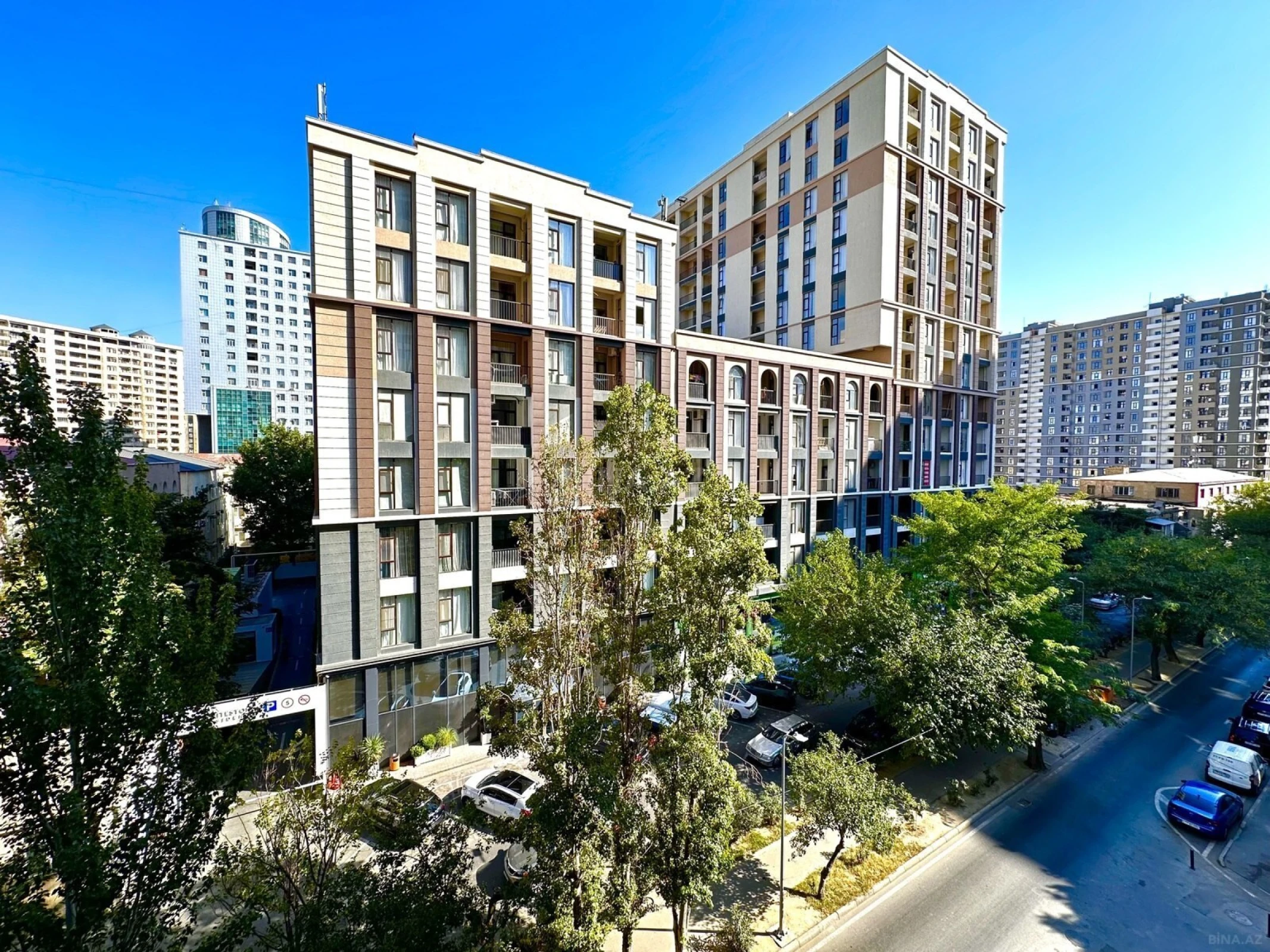 Satılır 3 otaqlı mənzil 140 m²