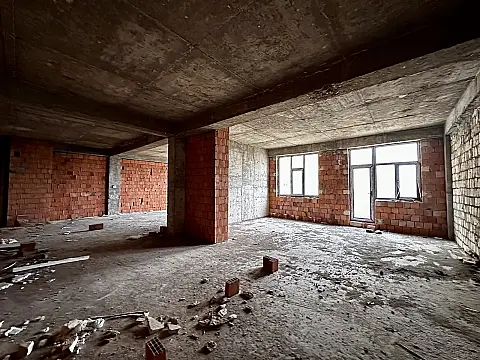 Satılır 3 otaqlı mənzil 140 m²