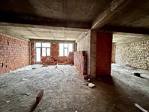 Satılır 3 otaqlı mənzil 140 m²