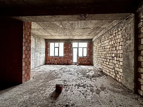 Satılır 3 otaqlı mənzil 140 m²