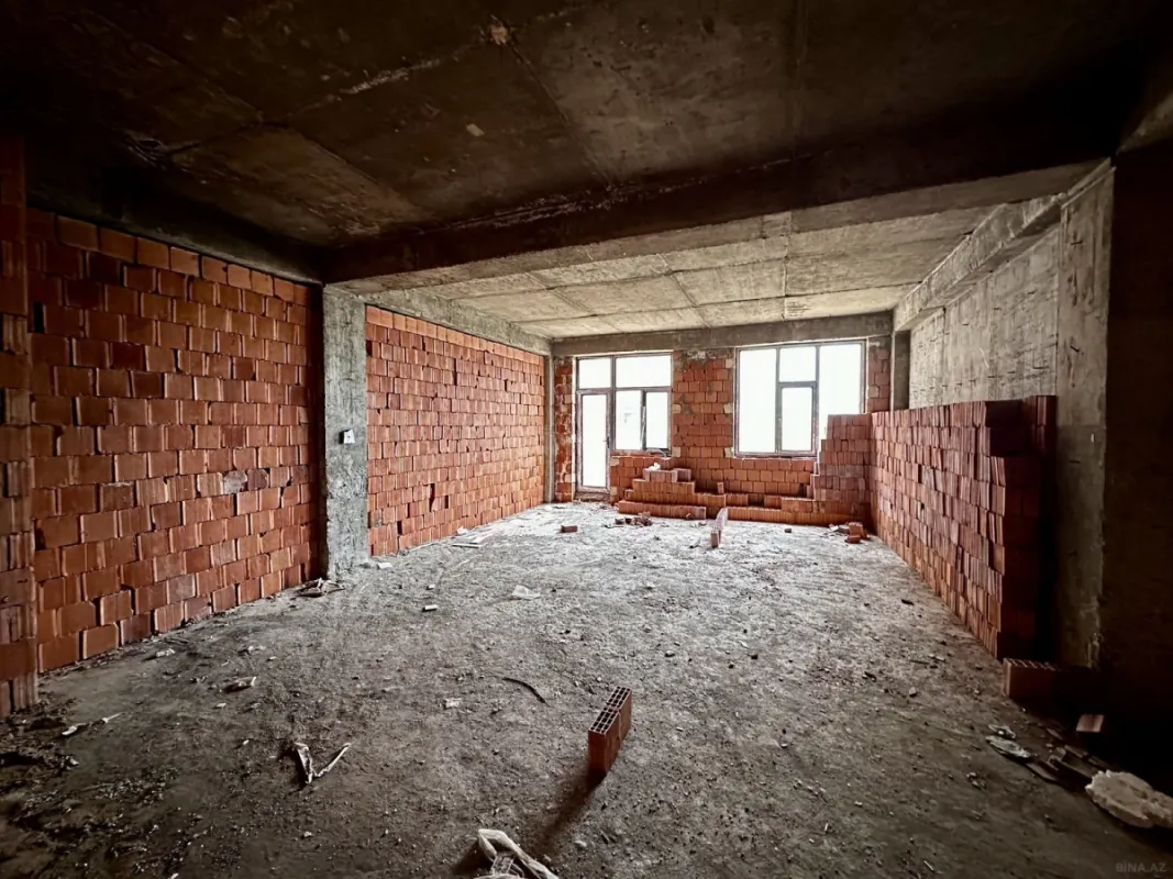 Satılır 3 otaqlı mənzil 140 m²