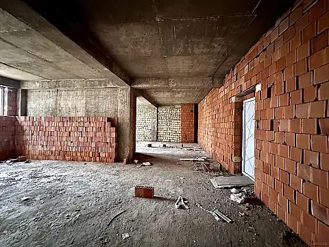 Satılır 3 otaqlı mənzil 140 m²