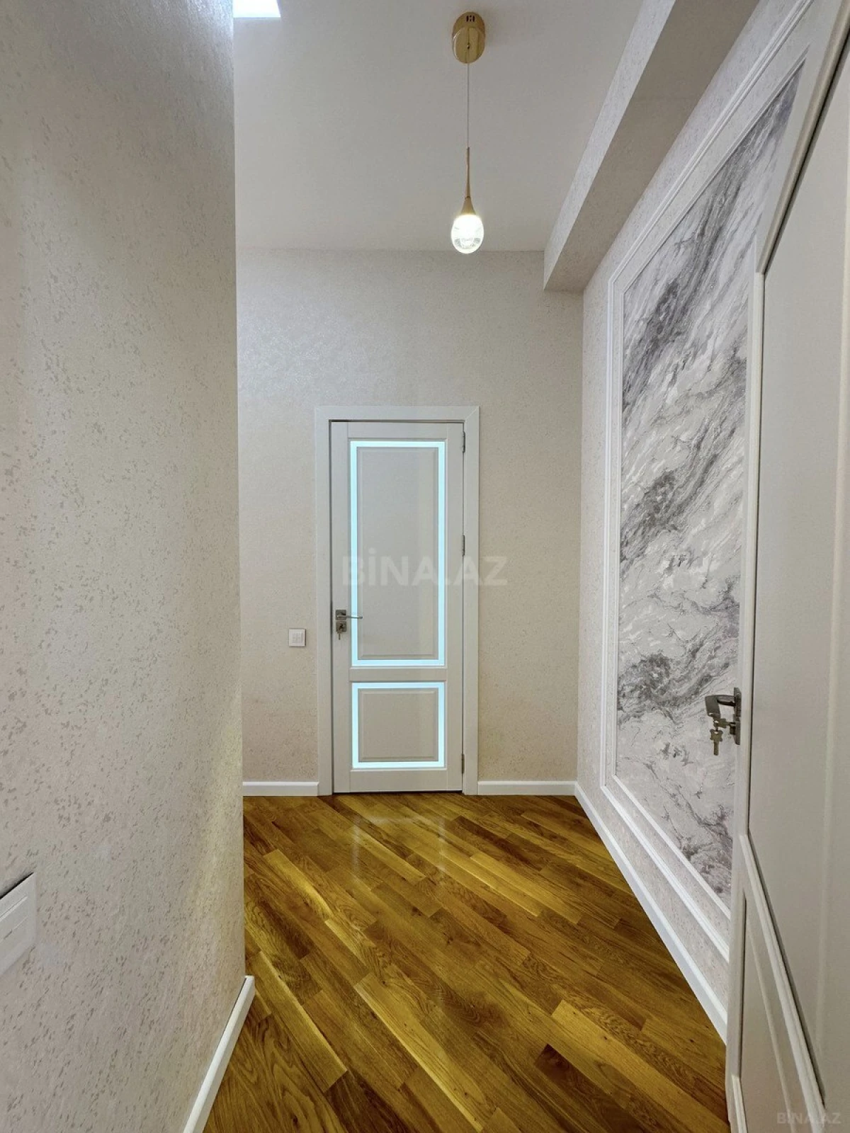 Satılır 3 otaqlı mənzil 126 m²