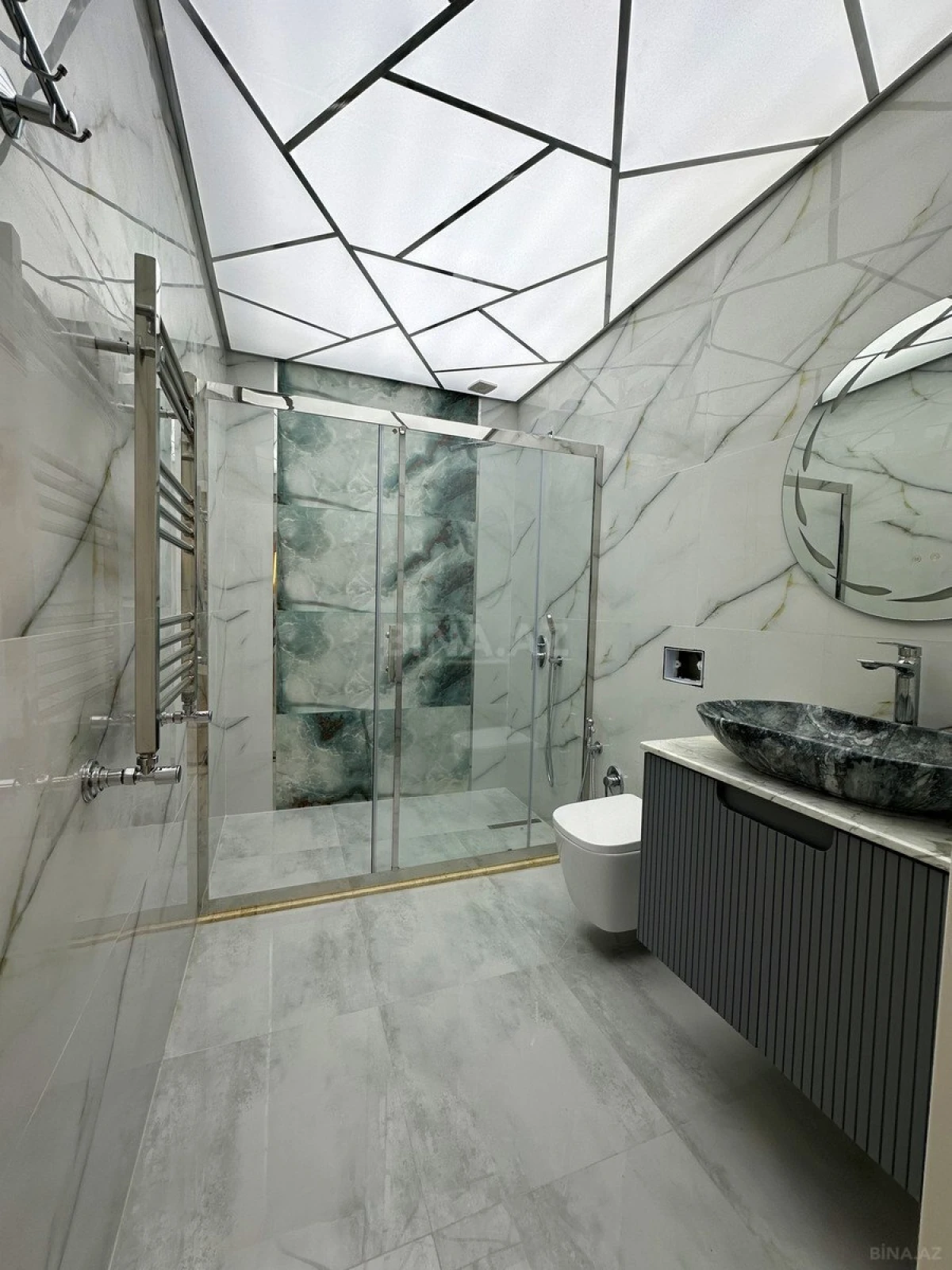 Satılır 3 otaqlı mənzil 126 m²