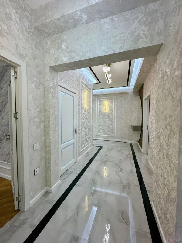 Satılır 3 otaqlı mənzil 126 m²