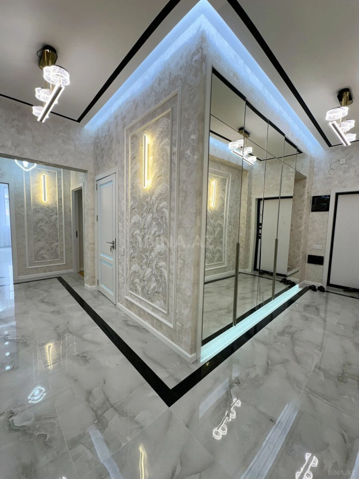 Satılır 3 otaqlı mənzil 126 m²