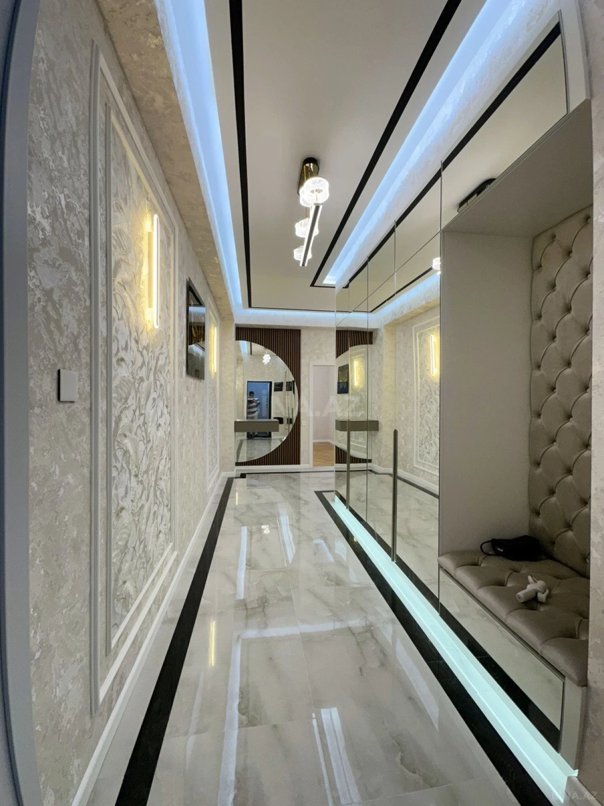 Satılır 3 otaqlı mənzil 126 m²