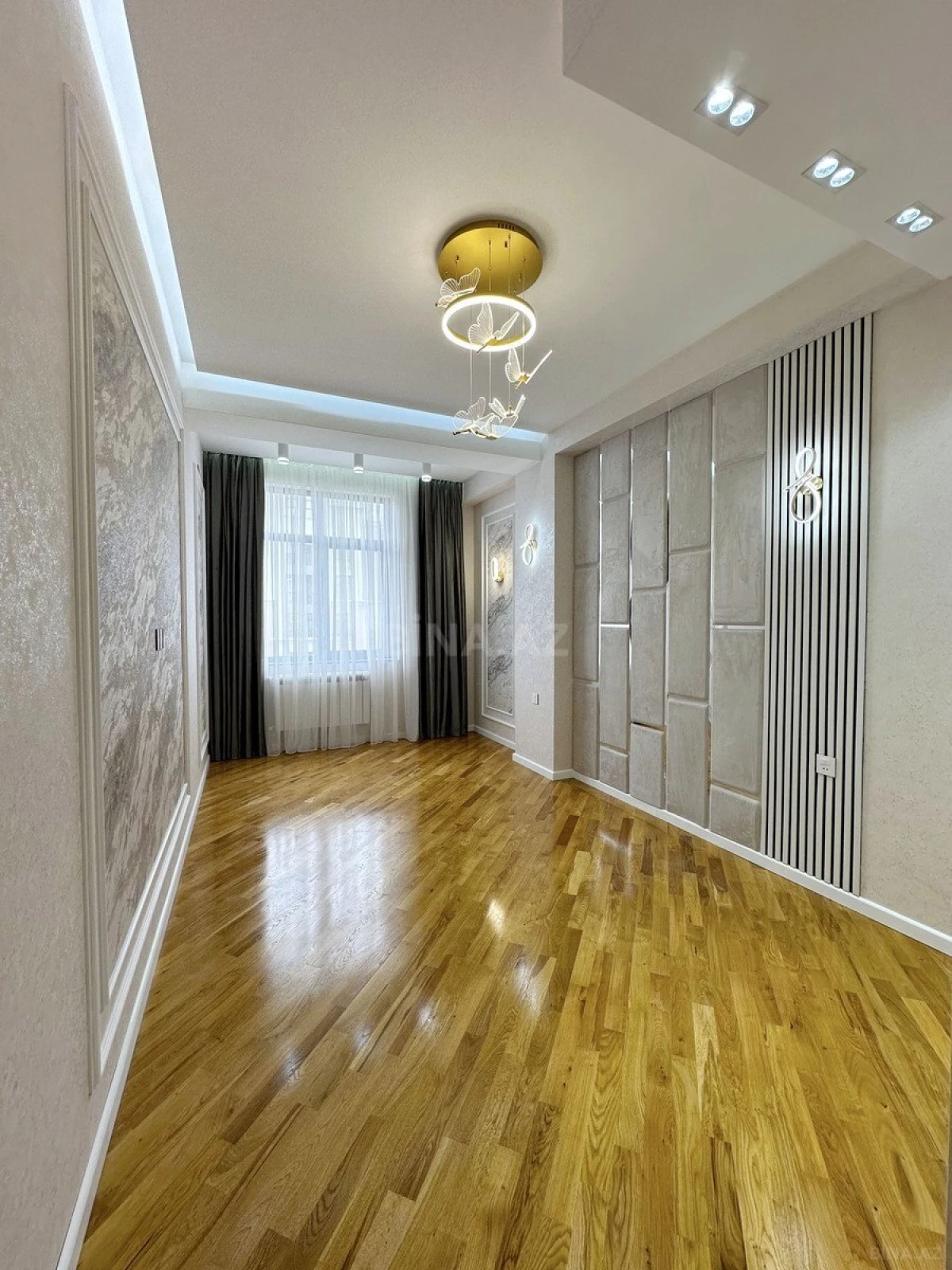 Satılır 3 otaqlı mənzil 126 m²