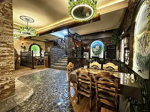 Satılır obyekt 400 m²