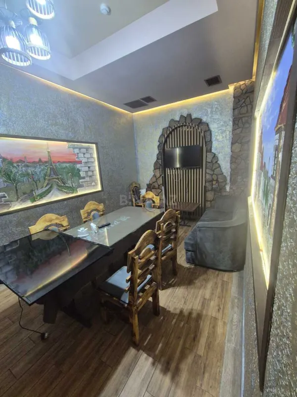 Satılır obyekt 400 m²