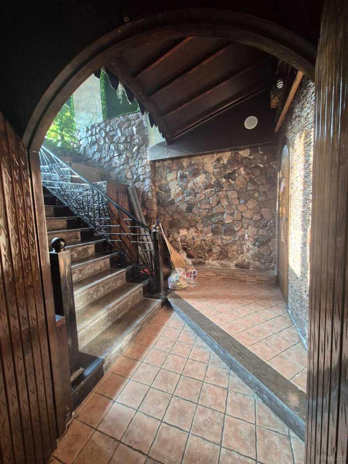 Satılır obyekt 400 m²