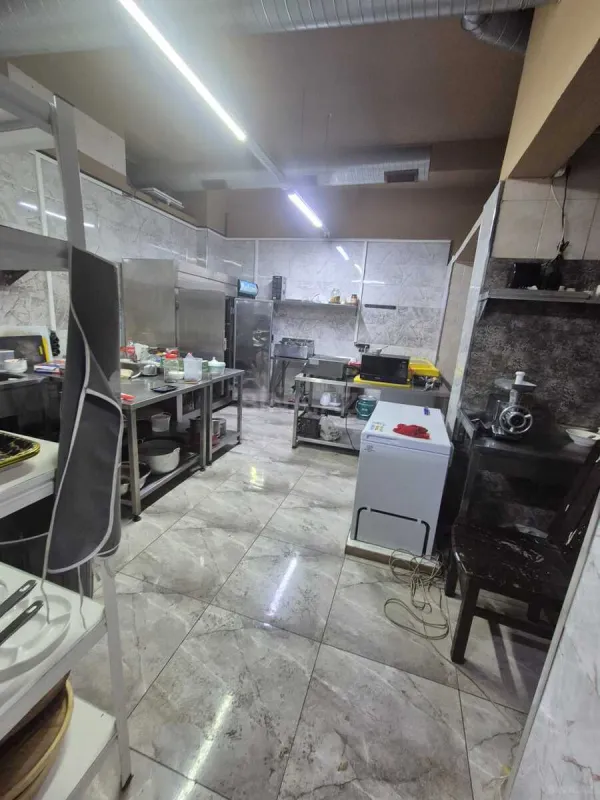 Satılır obyekt 400 m²