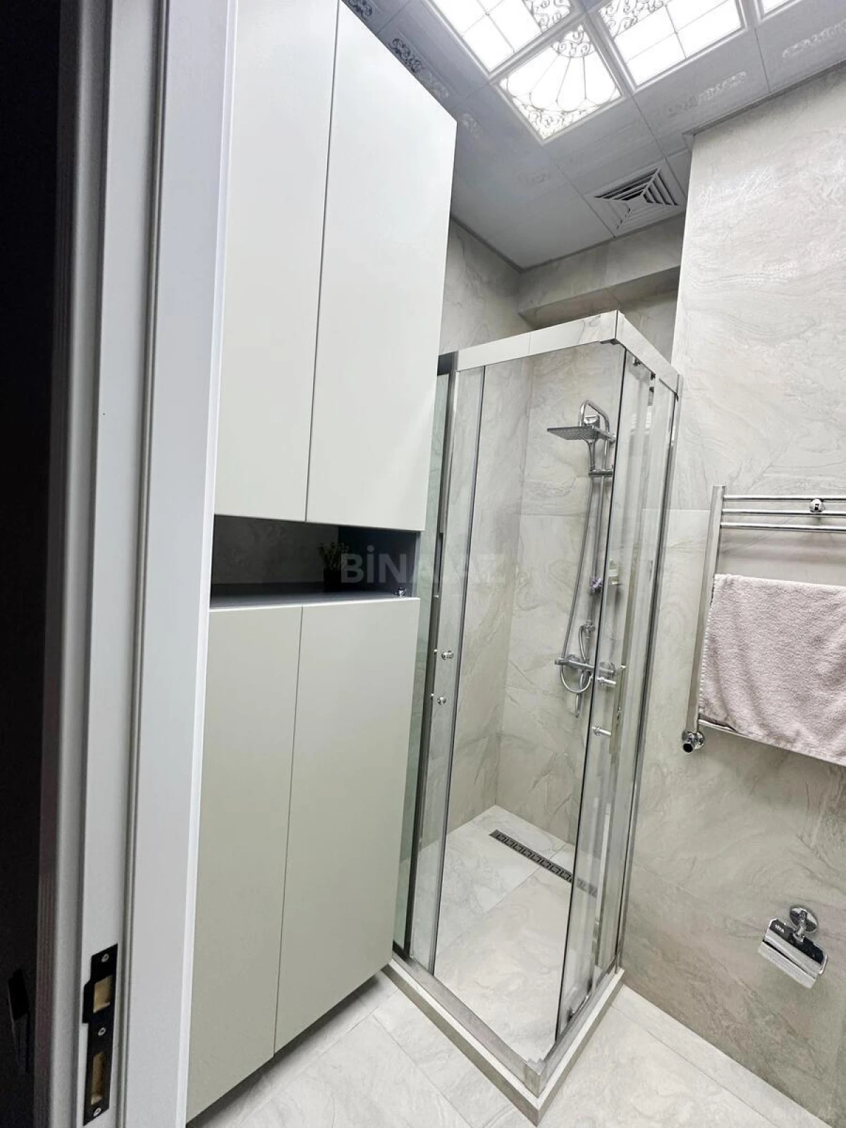 Kirayə verilir 3 otaqlı mənzil 150 m²