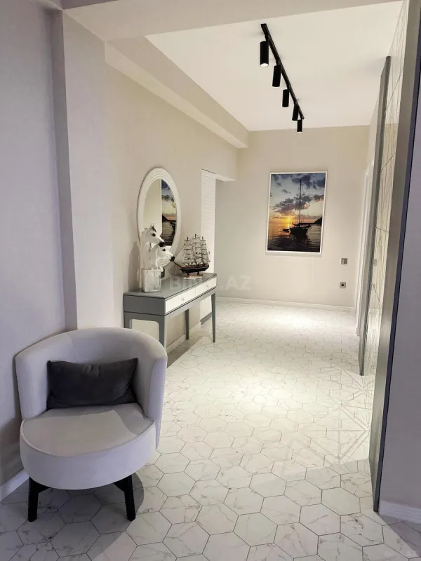 Kirayə verilir 3 otaqlı mənzil 150 m²