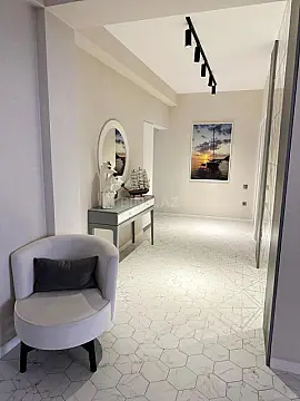 Kirayə verilir 3 otaqlı mənzil 150 m²