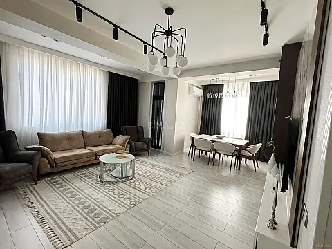 Kirayə verilir 3 otaqlı mənzil 150 m²