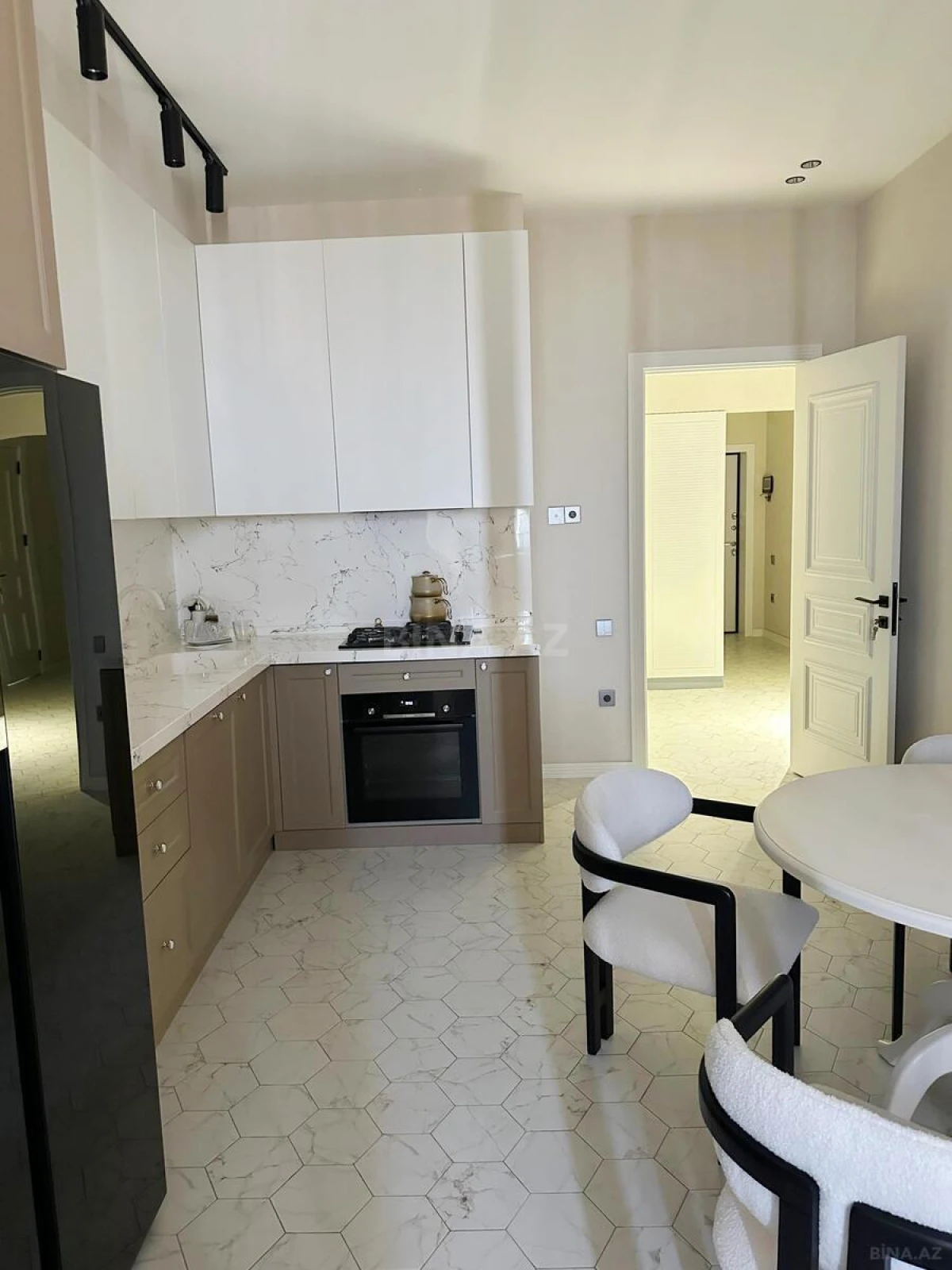 Kirayə verilir 3 otaqlı mənzil 150 m²