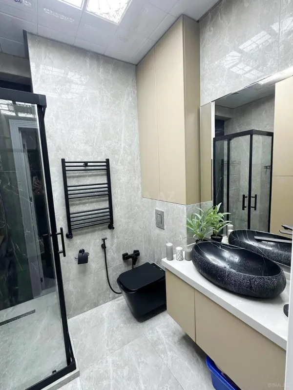 Kirayə verilir 3 otaqlı mənzil 150 m²