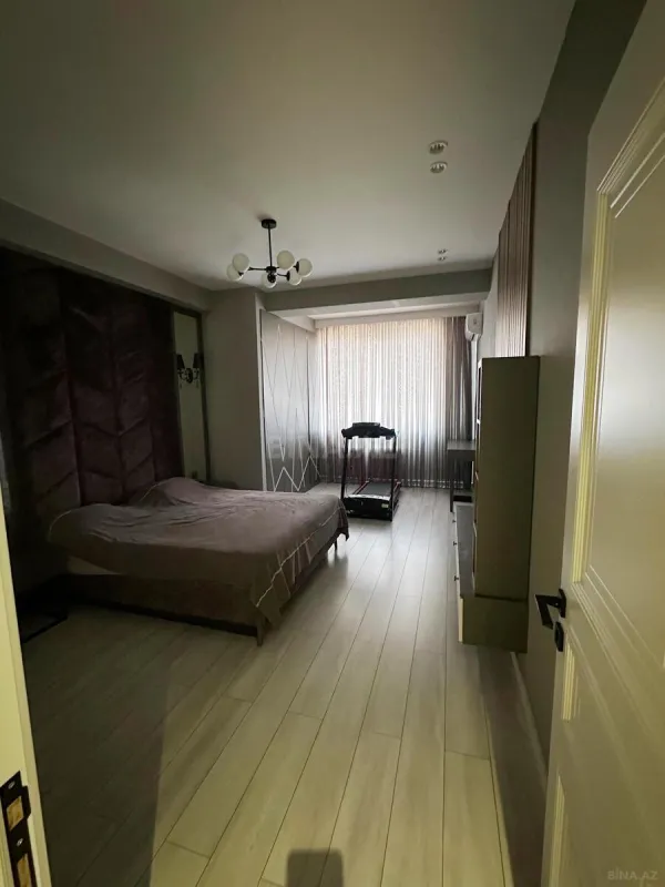 Kirayə verilir 3 otaqlı mənzil 150 m²