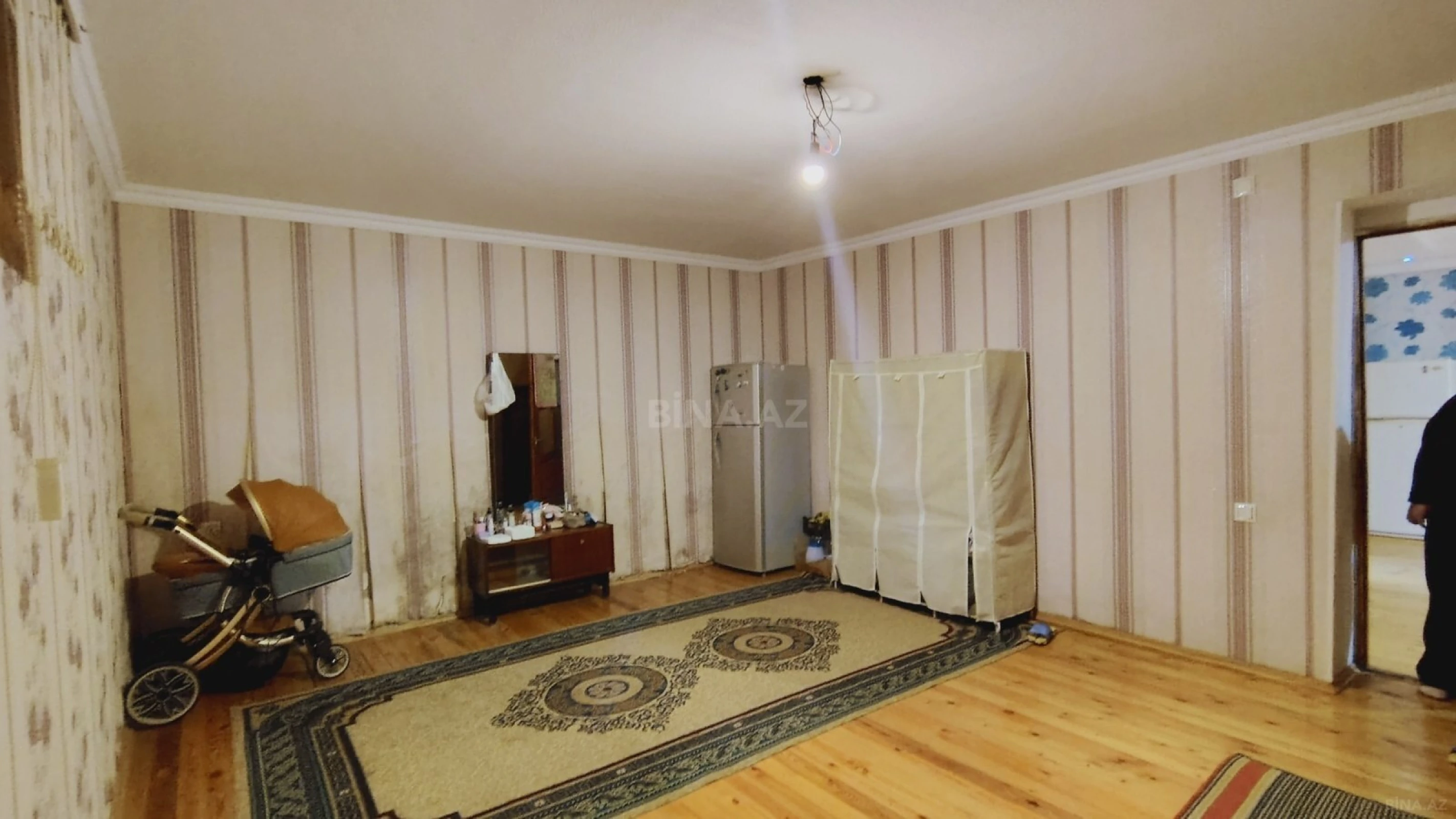 Satılır 8 otaqlı həyət evi 395 m²