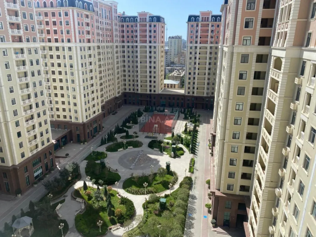 Kirayə verilir 2 otaqlı mənzil 68 m²