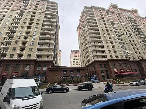 Kirayə verilir 2 otaqlı mənzil 68 m²