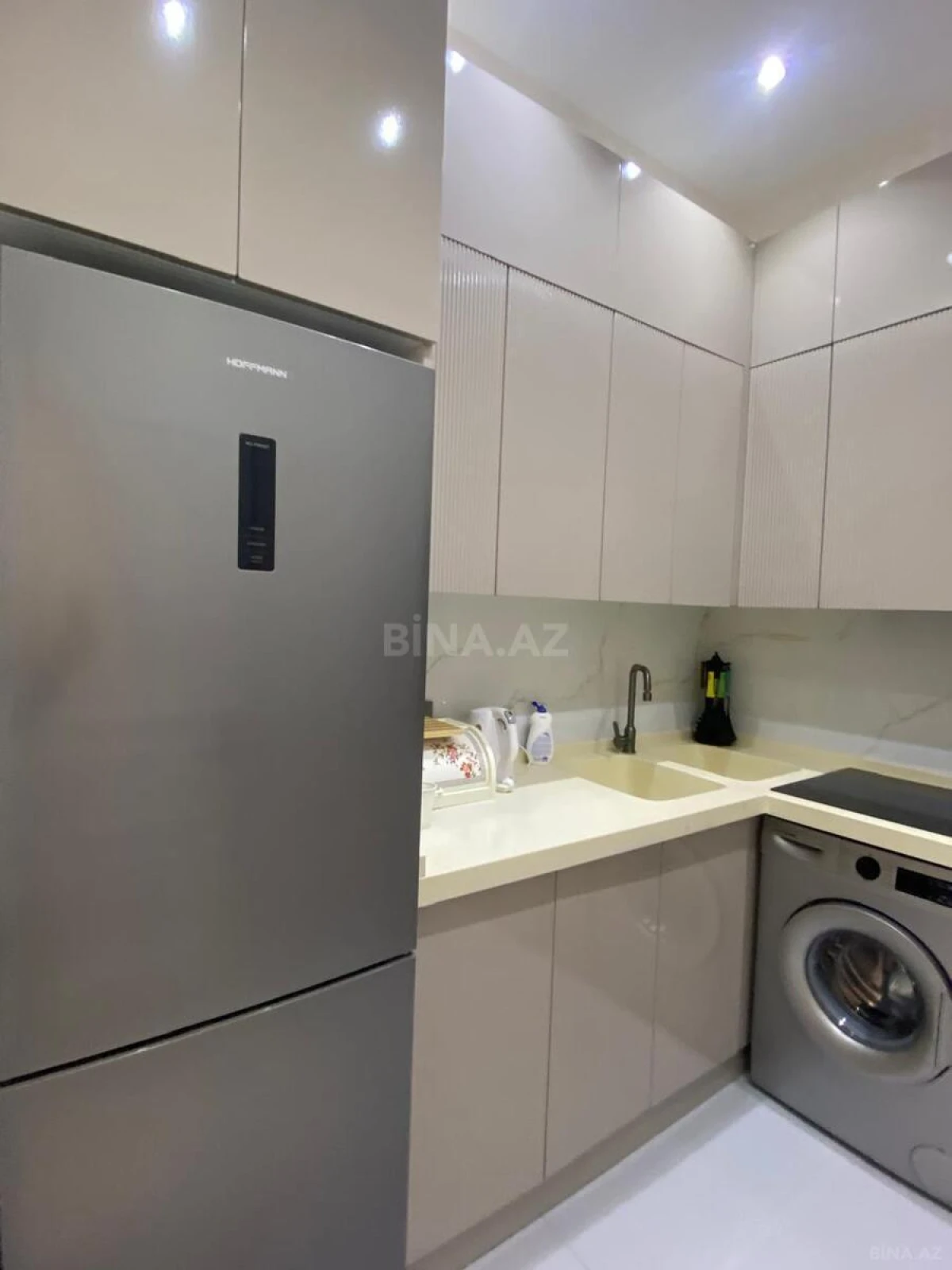 Kirayə verilir 2 otaqlı mənzil 68 m²