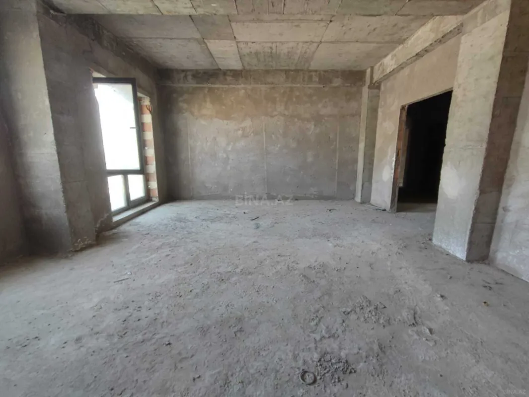 Satılır 5 otaqlı mənzil 204 m²