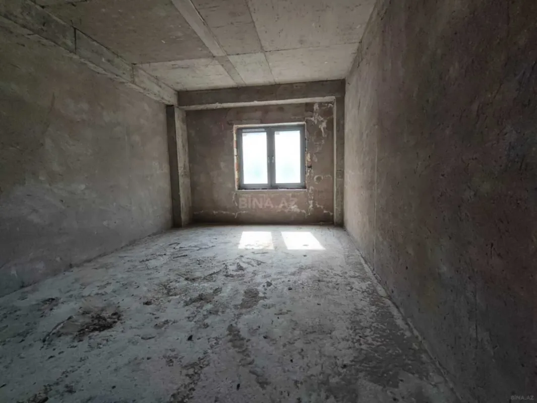 Satılır 5 otaqlı mənzil 204 m²