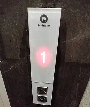 Satılır 5 otaqlı mənzil 204 m²