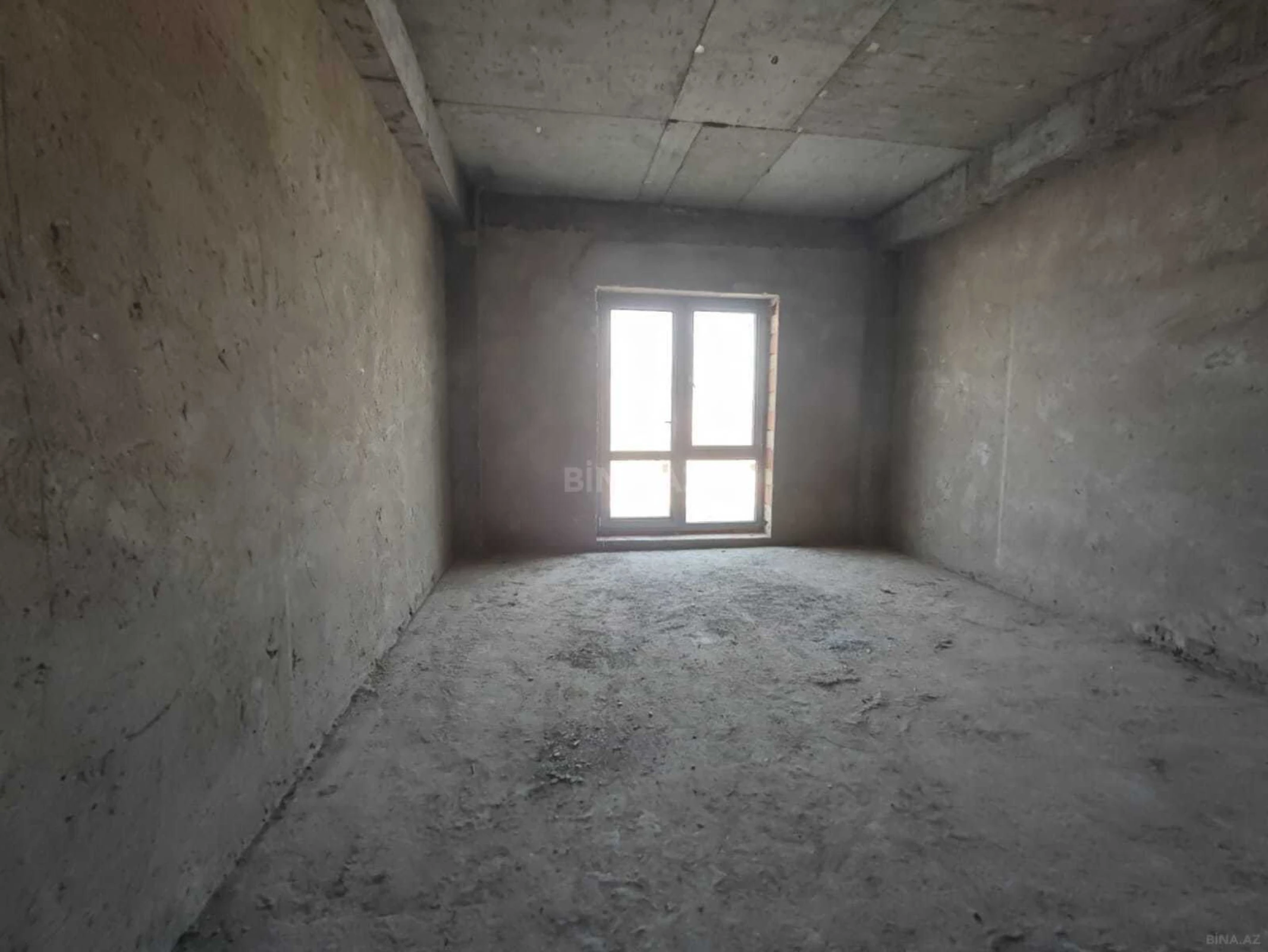 Satılır 5 otaqlı mənzil 204 m²