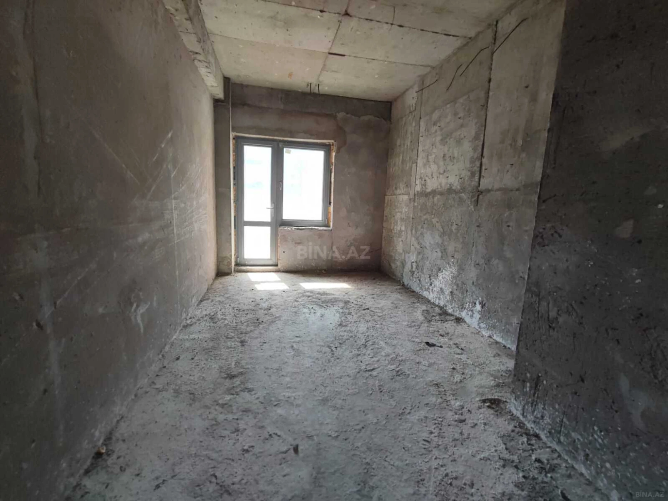 Satılır 5 otaqlı mənzil 204 m²